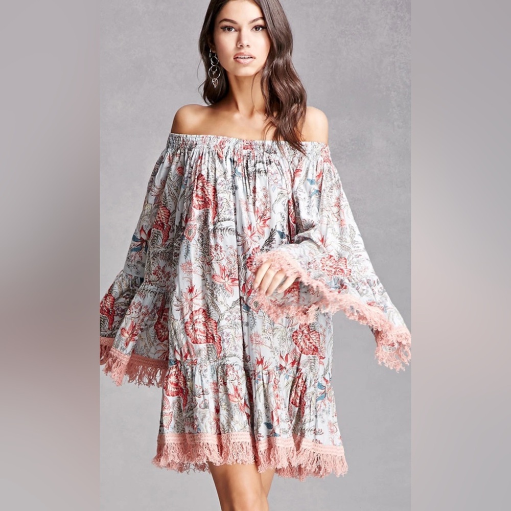 Z&L Europe Floral Print Dress. Size Small. EUC
